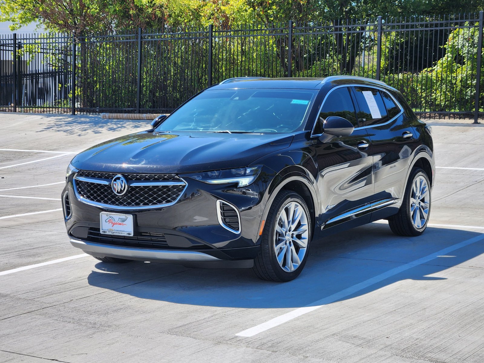Used 2023 Buick Envision Avenir FWD image 2