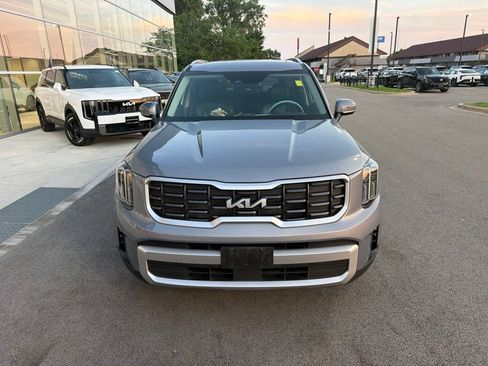 Used 2025 Kia Telluride S FWD image 2