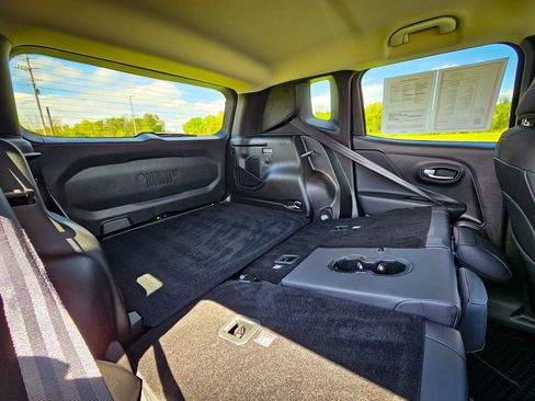 Certified 2022 Jeep Renegade Limited AWD/4WD image 37