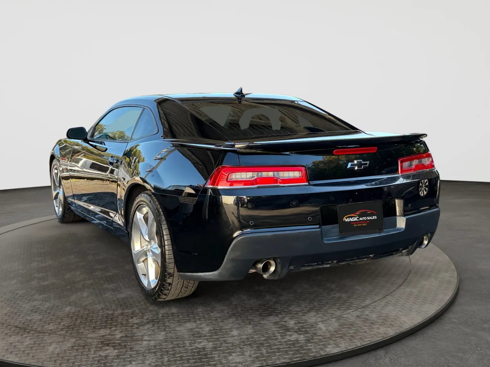 Used 2014 Chevrolet Camaro LT w/ RS Package RWD image 8