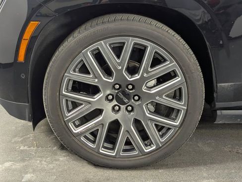 Used 2025 GMC Yukon Denali Ultimate image 9