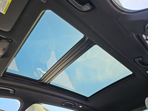 Used 2025 BMW X5 sDrive40i w/ Executive Package image 30