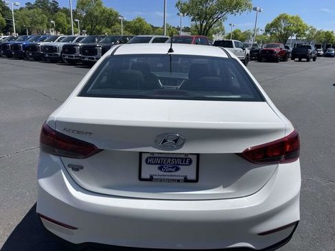Used 2022 Hyundai Accent SE FWD image 5