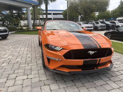 Used 2021 Ford Mustang GT Premium w/ GT Performance Package RWD image 17