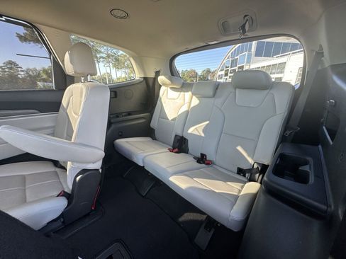 Used 2022 Kia Telluride EX w/ EX Premium Package image 32