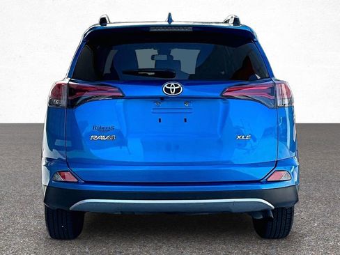 Certified 2018 Toyota RAV4 XLE FWD image 6