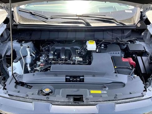 New 2026 Nissan Pathfinder Platinum FWD image 8