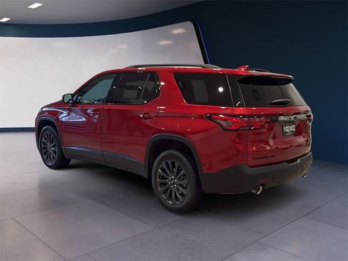 Used 2023 Chevrolet Traverse RS image 5