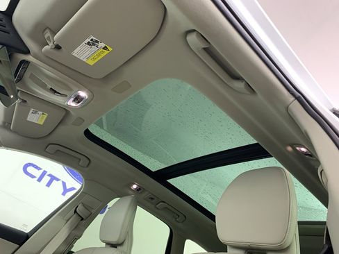 Used 2019 Volvo XC60 T5 Momentum w/ Premium Package image 29