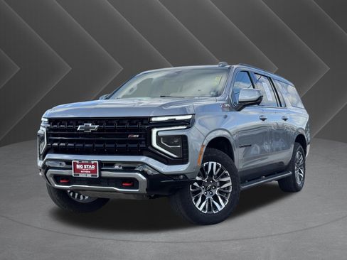 Used 2025 Chevrolet Suburban Z71 image 2