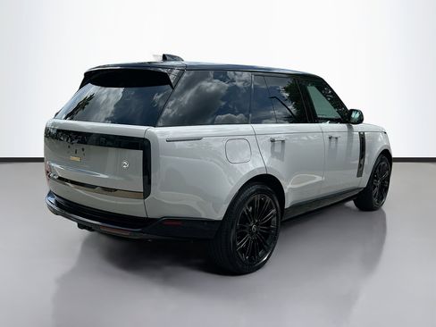 New 2025 Land Rover Range Rover SV image 4