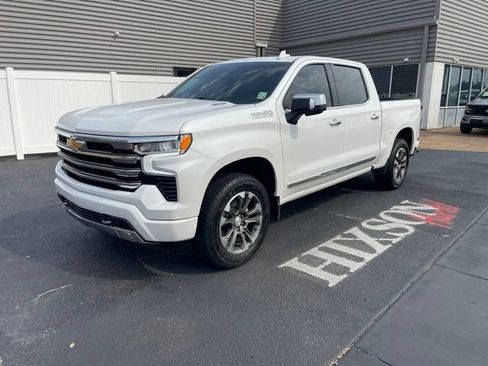 Used 2022 Chevrolet Silverado 1500 High Country w/ Technology Package AWD/4WD image 1
