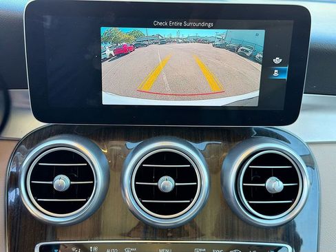 Used 2020 Mercedes-Benz GLC 300 4MATIC w/ Multimedia Package image 33