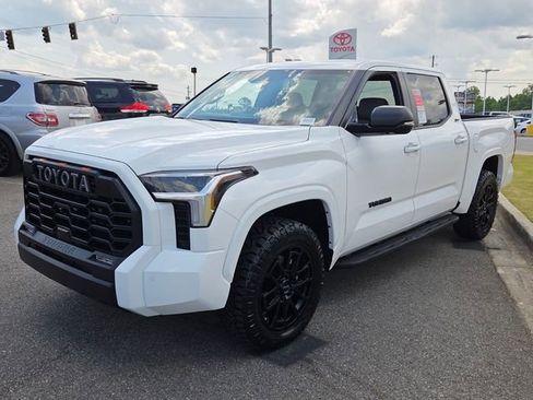 New 2026 Toyota Tundra SR5 AWD/4WD image 3