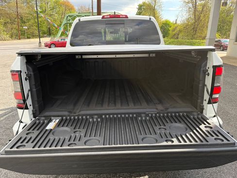 Used 2023 Nissan Frontier PRO-4X w/ Pro Convenience Package AWD/4WD image 10