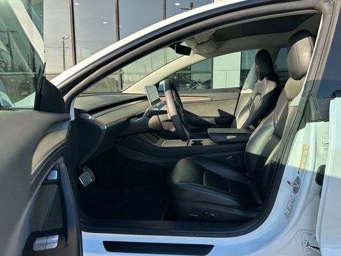 Used 2022 Tesla Model 3 Performance image 16