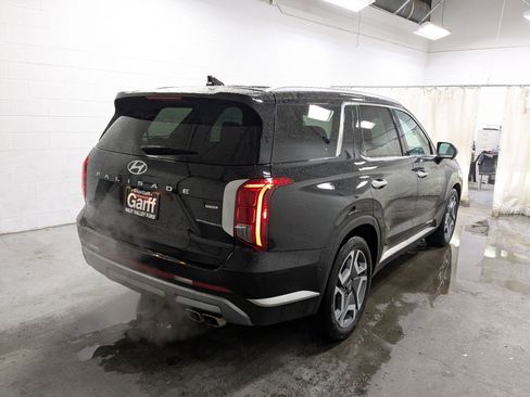 Used 2025 Hyundai Palisade Limited AWD/4WD image 3