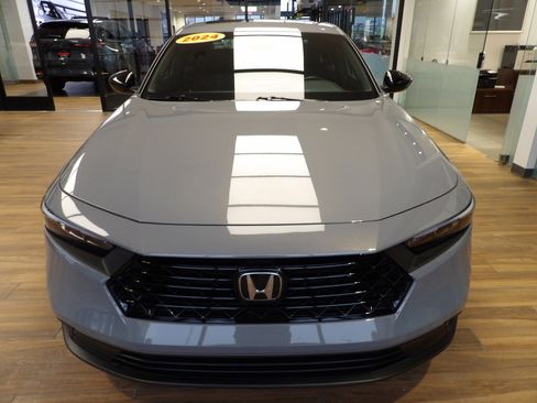 Used 2024 Honda Accord Sport image 2