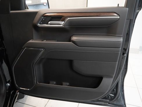 Used 2023 Chevrolet Silverado 1500 LT AWD/4WD image 30