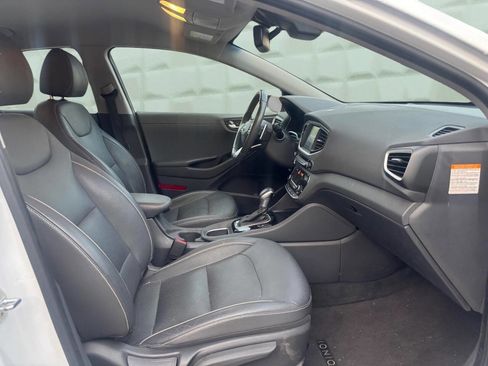 Used 2019 Hyundai Ioniq Limited FWD image 13