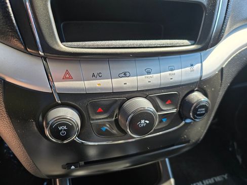 Used 2016 Dodge Journey SE w/ Flexible Seating Group FWD image 9