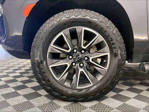Used 2022 Chevrolet Tahoe Z71 w/ Luxury Package AWD/4WD image 8