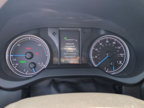 Used 2021 Toyota Venza LE AWD/4WD image 14