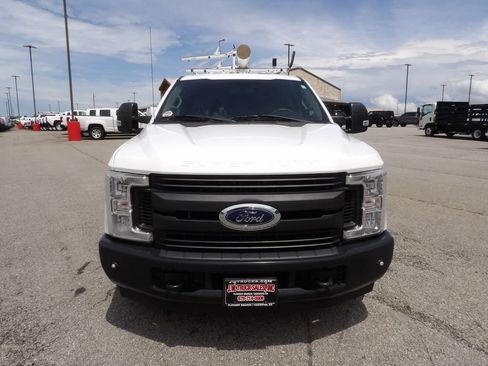 Used 2019 Ford F250 XL w/ Power Equipment Group RWD image 12