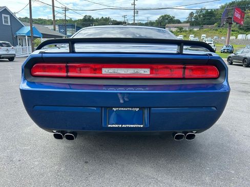 Used 2010 Dodge Challenger R/T RWD image 4