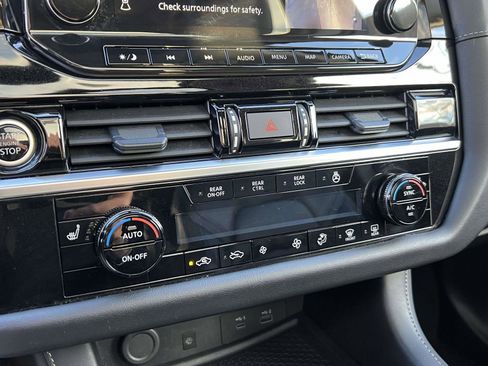 Used 2024 Nissan Pathfinder SL w/ SL Premium Package image 32