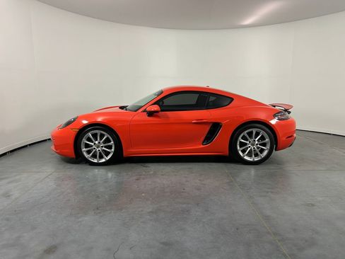 Used 2021 Porsche 718 Cayman RWD image 2