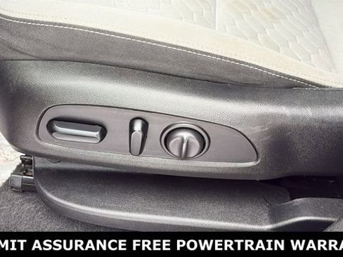 Used 2020 Chevrolet Equinox LS w/ LS Convenience Package image 19