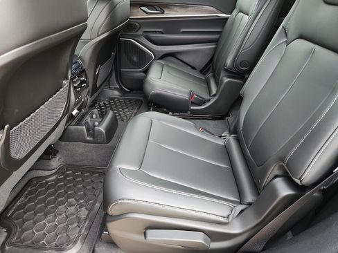 New 2026 Jeep Grand Cherokee L Limited AWD/4WD image 21