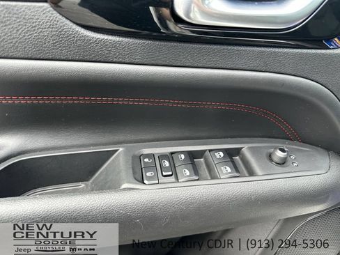 Used 2025 Jeep Compass Trailhawk AWD/4WD image 20