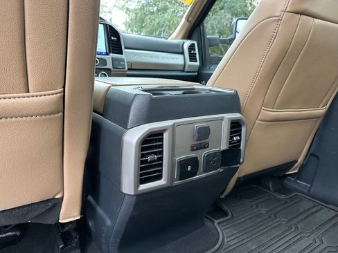 Certified 2022 Ford F250 Lariat w/ Lariat Ultimate Package image 34