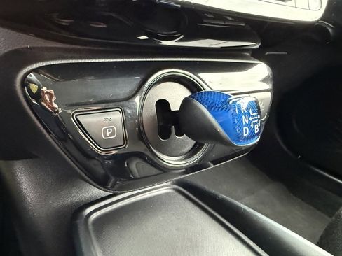 Used 2019 Toyota Prius L Eco w/ Carpet Mat Package image 23