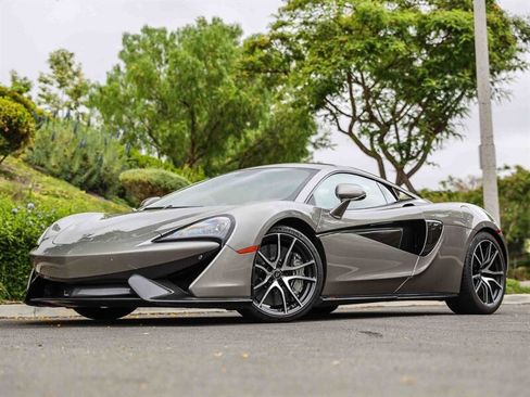 Used 2016 McLaren 570S Coupe RWD image 2