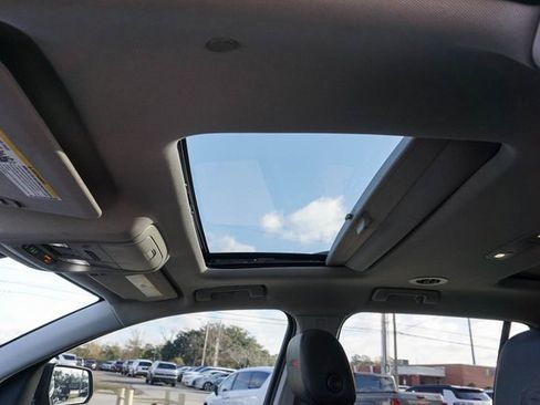 Used 2023 GMC Acadia AT4 w/ Technology Package image 21