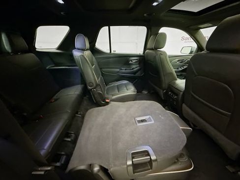 Used 2023 Chevrolet Traverse Premier image 33