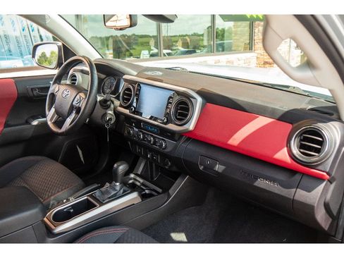 Used 2021 Toyota Tacoma SR5 w/ Blackout Package (TMS) AWD/4WD image 13