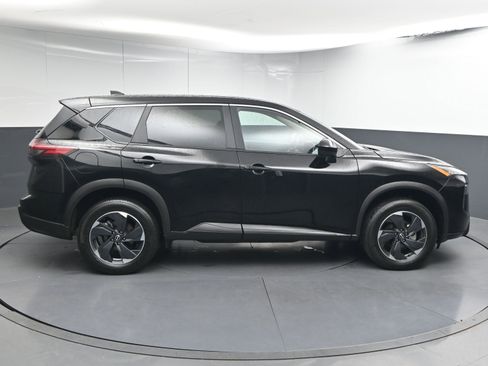 Certified 2024 Nissan Rogue SV image 9