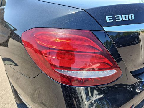 Used 2017 Mercedes-Benz E 300 image 35