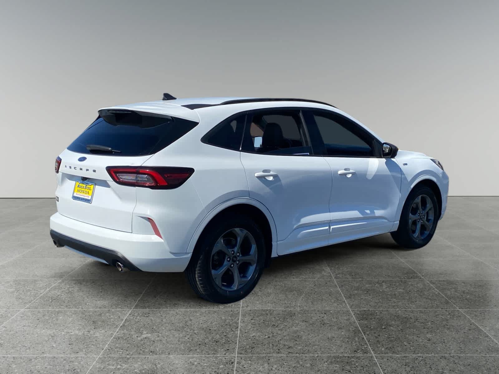 Used 2023 Ford Escape ST-Line FWD image 5