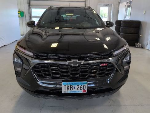 Used 2025 Chevrolet Trax RS w/ Sunroof Package FWD image 8