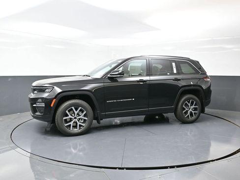 New 2025 Jeep Grand Cherokee Limited w/ Luxury Tech Group II image 5