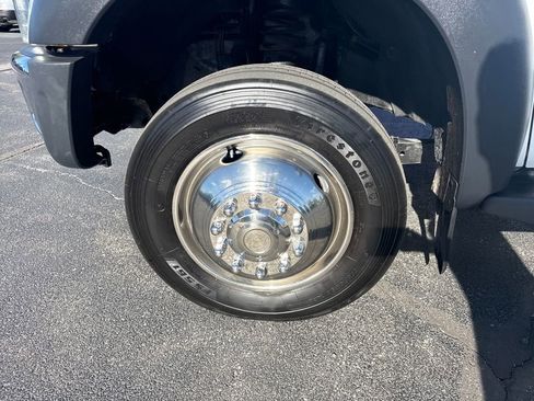 Used 2015 Ford F550 2WD Regular Cab Super Duty image 14