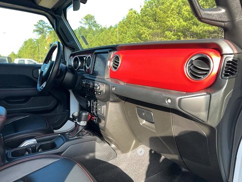 Used 2021 Jeep Gladiator Rubicon image 25