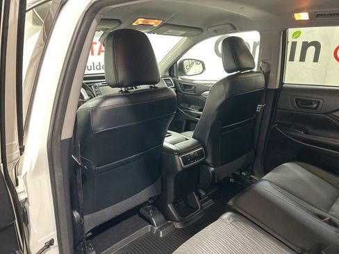 Used 2017 Toyota Highlander Plus image 25