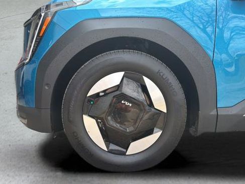 Used 2026 Kia EV9 Wind image 14