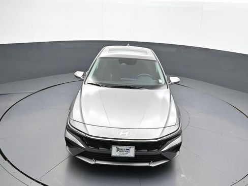 Certified 2025 Hyundai Elantra SEL image 34